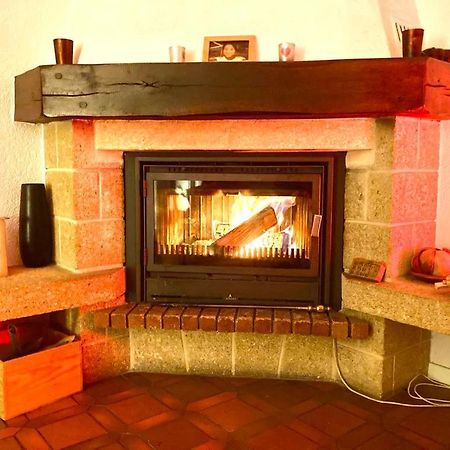Cheerful Villa With Fireplace, Bath-Tub And Garden Noville Kültér fotó