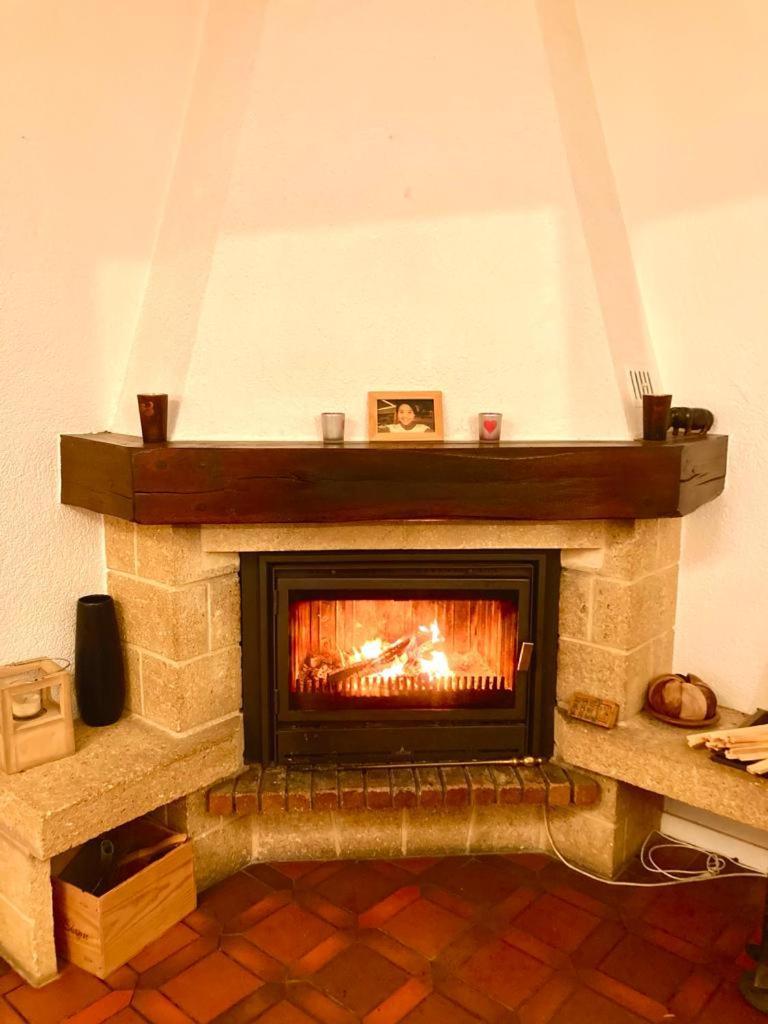 Cheerful Villa With Fireplace, Bath-Tub And Garden Noville Kültér fotó