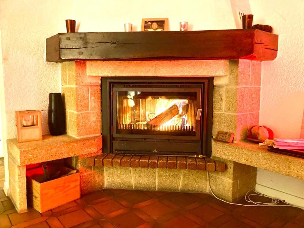 Cheerful Villa With Fireplace, Bath-Tub And Garden Noville Kültér fotó