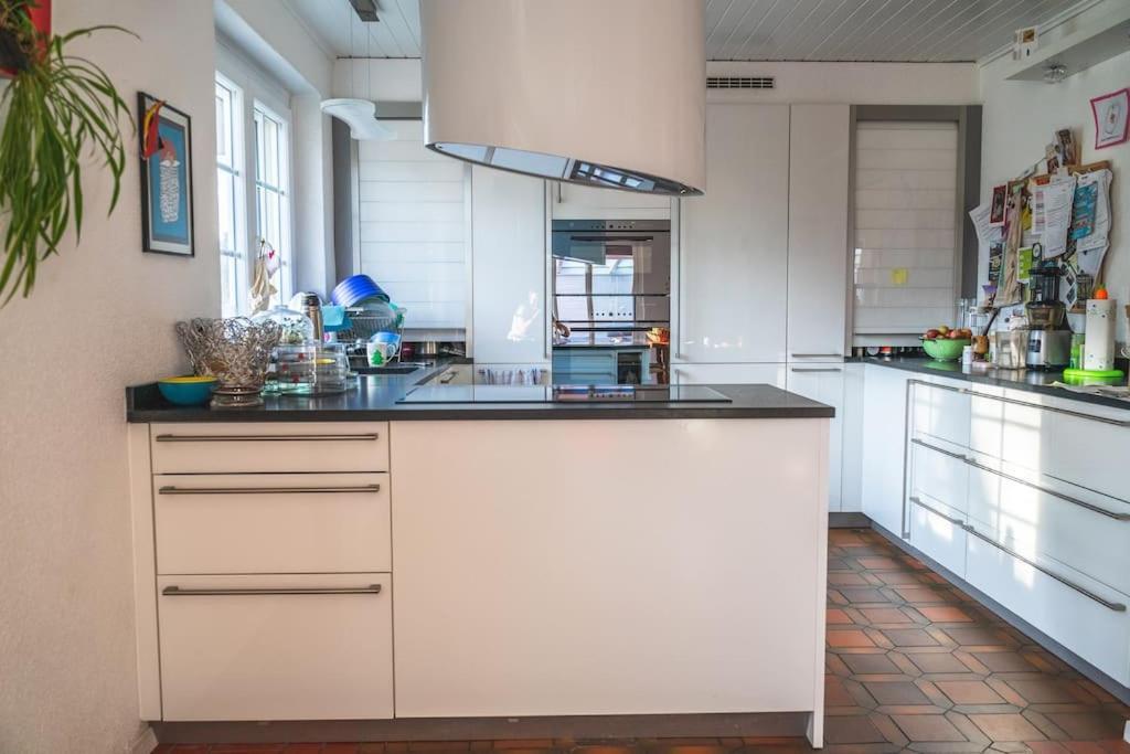 Cheerful Villa With Fireplace, Bath-Tub And Garden Noville Kültér fotó